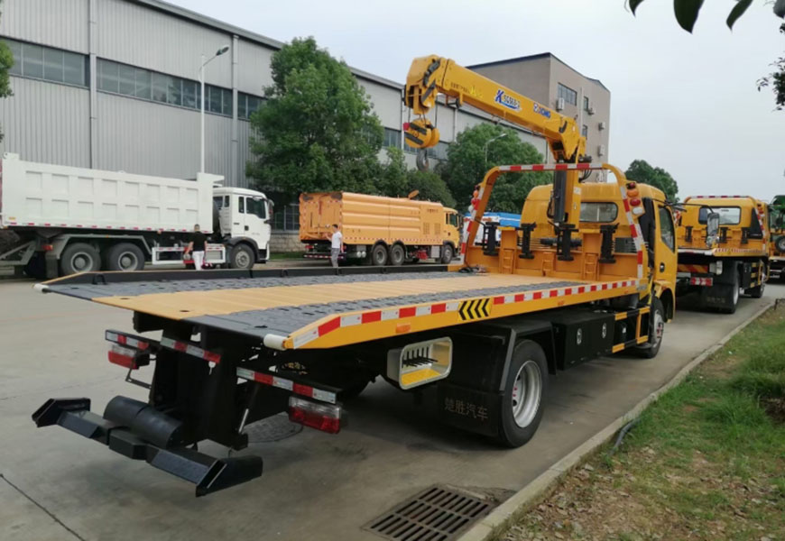 國六東風多利卡平板帶吊清障車